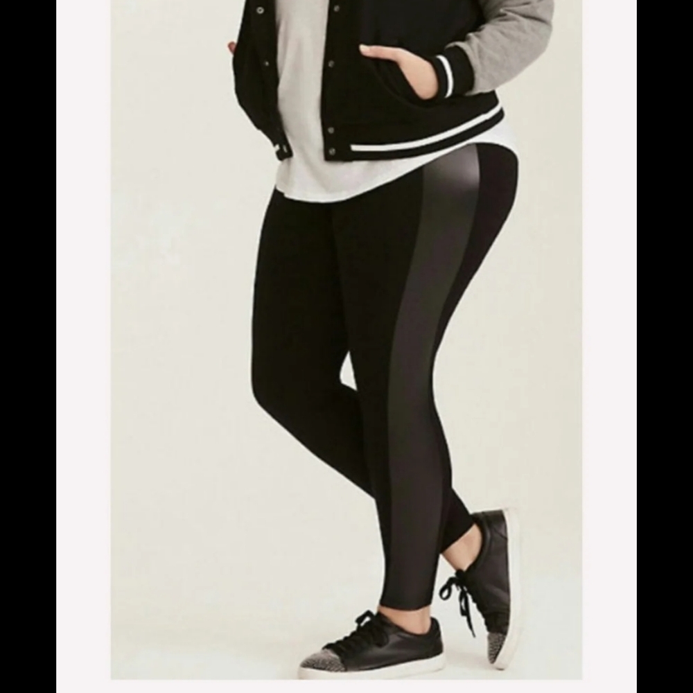 *SOLD* Torrid Size 1 Leggings